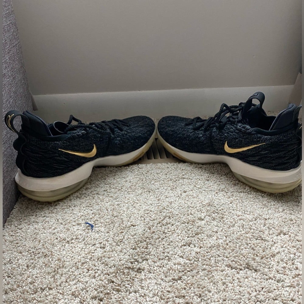 Nike LeBron James low black sneakers